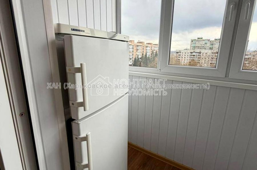 Продам квартиру, Науки просп. , 1  ком., 37 м², капитальный ремонт 