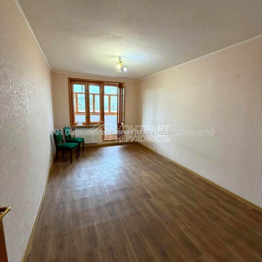 Продам квартиру, Науки просп. , 1  ком., 37 м², капитальный ремонт 