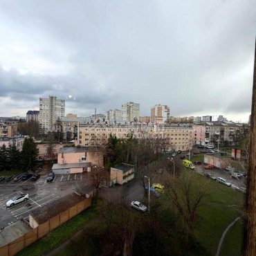 Продам квартиру, Науки просп. , 1  ком., 37 м², капитальный ремонт 