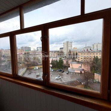 Продам квартиру, Науки просп. , 1  ком., 37 м², капитальный ремонт 