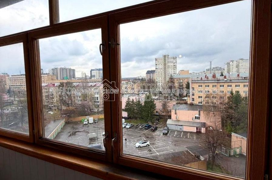 Продам квартиру, Науки просп. , 1  ком., 37 м², капитальный ремонт 