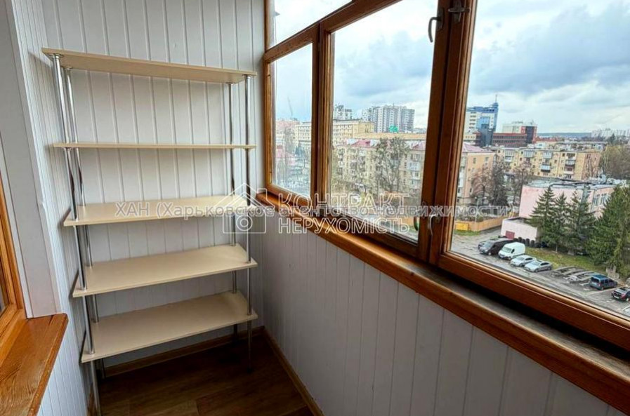 Продам квартиру, Науки просп. , 1  ком., 37 м², капитальный ремонт 