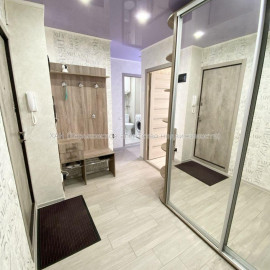 Продам квартиру, Валентиновская ул. , 2 кім., 46 м², евроремонт