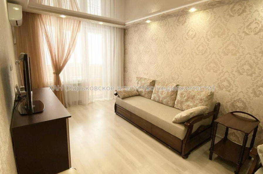 Продам квартиру, Валентиновская ул. , 2 кім., 46 м², евроремонт 