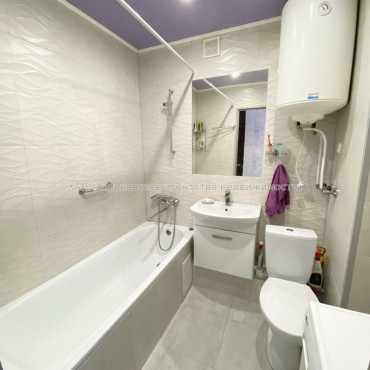 Продам квартиру, Валентиновская ул. , 2 кім., 46 м², евроремонт 