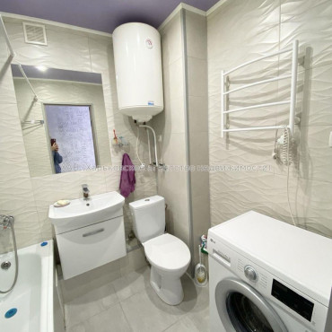 Продам квартиру, Валентиновская ул. , 2 кім., 46 м², евроремонт 