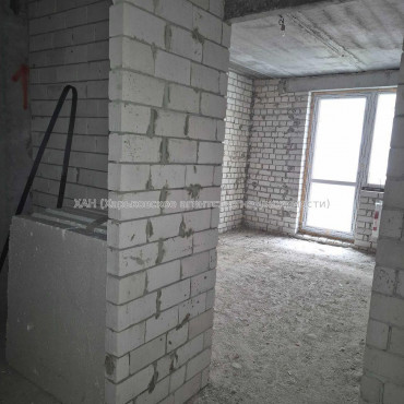 Продам квартиру, Шевченковский пер. , 1  ком., 42.20 м², без внутренних работ 