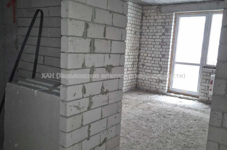 Продам квартиру, Шевченковский пер. , 1  ком., 42.20 м², без внутренних работ 