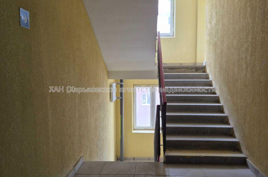 Продам квартиру, Шевченковский пер. , 1  ком., 42.20 м², без внутренних работ 