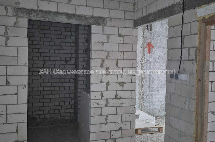 Продам квартиру, Шевченковский пер. , 1  ком., 42.20 м², без внутренних работ 