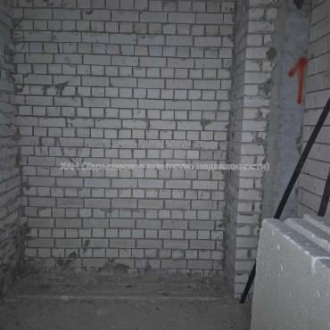 Продам квартиру, Шевченковский пер. , 1  ком., 42.20 м², без внутренних работ 