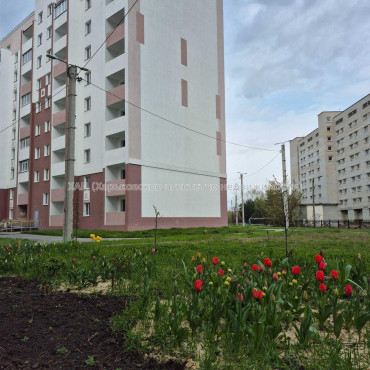 Продам квартиру, Шевченковский пер. , 1  ком., 42.20 м², без внутренних работ 