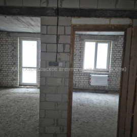 Продам квартиру, Шевченковский пер. , 1  ком., 42.20 м², без внутренних работ