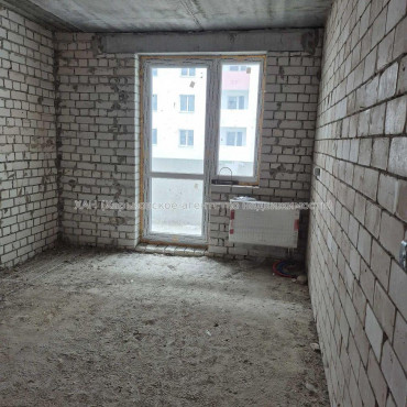 Продам квартиру, Шевченковский пер. , 1  ком., 42.20 м², без внутренних работ 