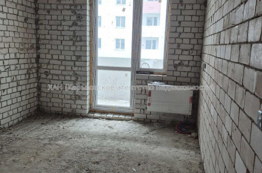 Продам квартиру, Шевченковский пер. , 1  ком., 42.20 м², без внутренних работ 