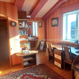 Продам квартиру, Москалёвская ул. , 5  ком., 97.30 м², косметический ремонт