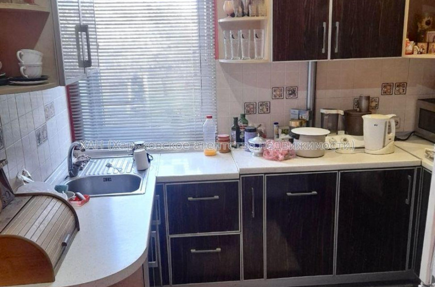 Продам квартиру, Москалёвская ул. , 5 кім., 97.30 м², косметический ремонт 