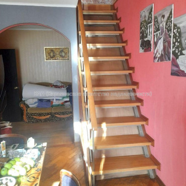 Продам квартиру, Москалёвская ул. , 5 кім., 97.30 м², косметический ремонт 