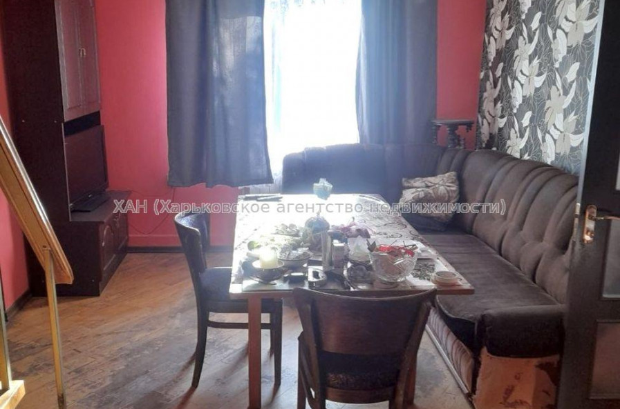 Продам квартиру, Москалёвская ул. , 5 кім., 97.30 м², косметический ремонт 