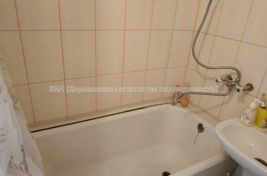 Продам квартиру, Непокоренных ул. , 1 кім., 42 м², косметический ремонт 