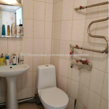 Продам квартиру, Непокоренных ул. , 1 кім., 42 м², косметический ремонт 