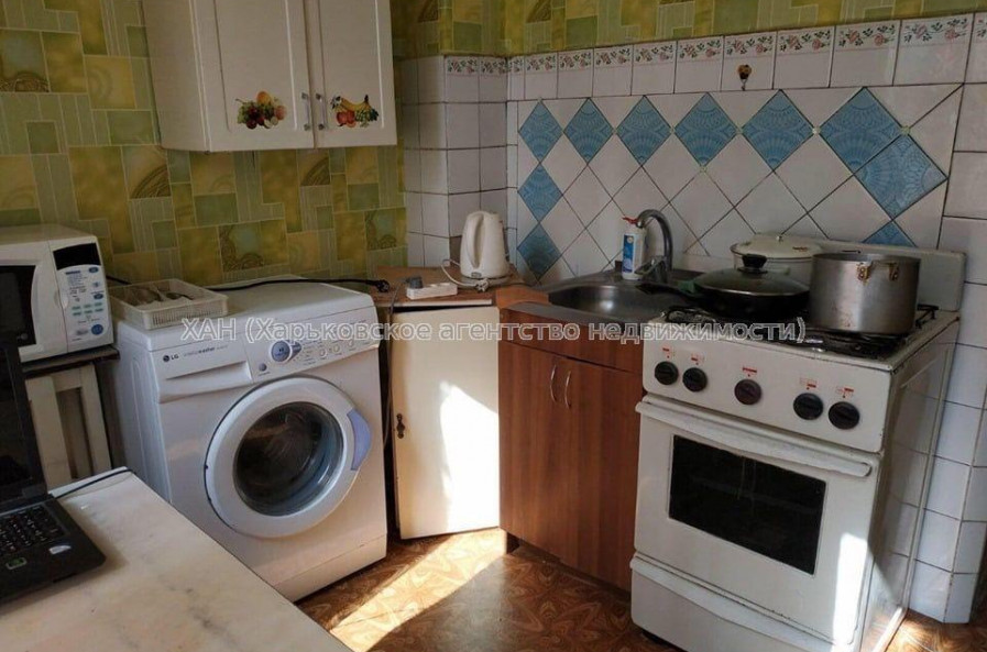 Продам квартиру, Непокоренных ул. , 1 кім., 42 м², косметический ремонт 