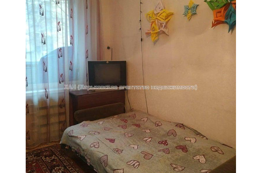 Продам квартиру, Непокоренных ул. , 1 кім., 42 м², косметический ремонт 