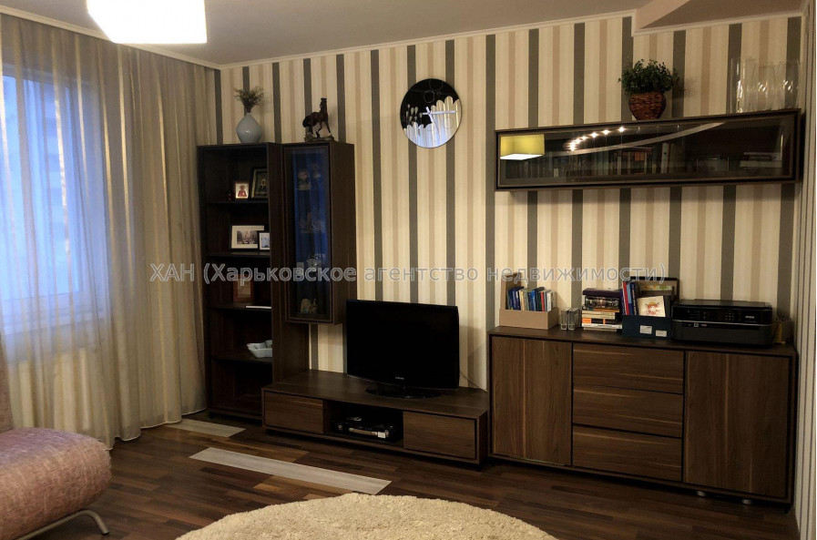 Продам квартиру, Соборности Украины ул. , 1 кім., 48.30 м², евроремонт 