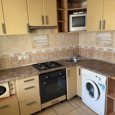 Продам квартиру, Кушнарева ул. , 1 кім., 38 м², капитальный ремонт 