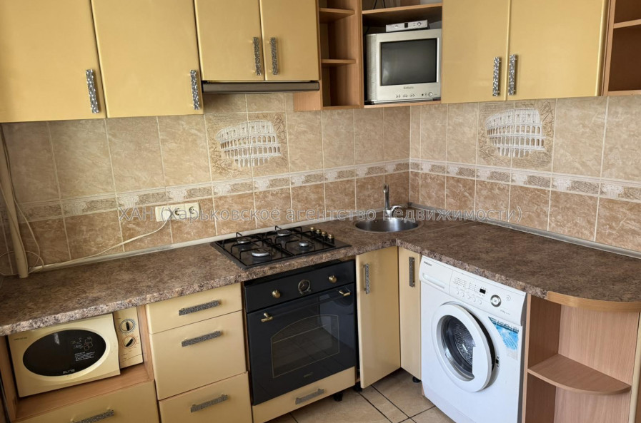 Продам квартиру, Кушнарева ул. , 1 кім., 38 м², капитальный ремонт 