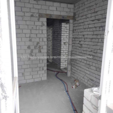 Продам квартиру, Лисаветинская ул. , 2 кім., 52.50 м², без внутренних работ 