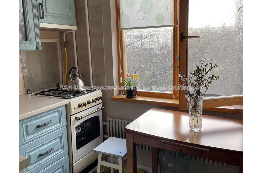 Продам квартиру, Победы просп. , 2 кім., 47 м², капитальный ремонт 