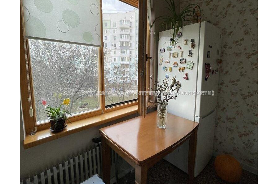 Продам квартиру, Победы просп. , 2 кім., 47 м², капитальный ремонт 