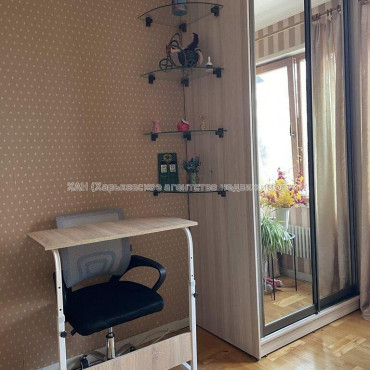 Продам квартиру, Победы просп. , 2 кім., 47 м², капитальный ремонт 