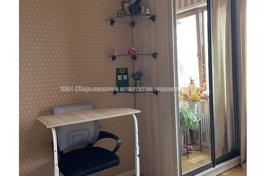 Продам квартиру, Победы просп. , 2 кім., 47 м², капитальный ремонт 