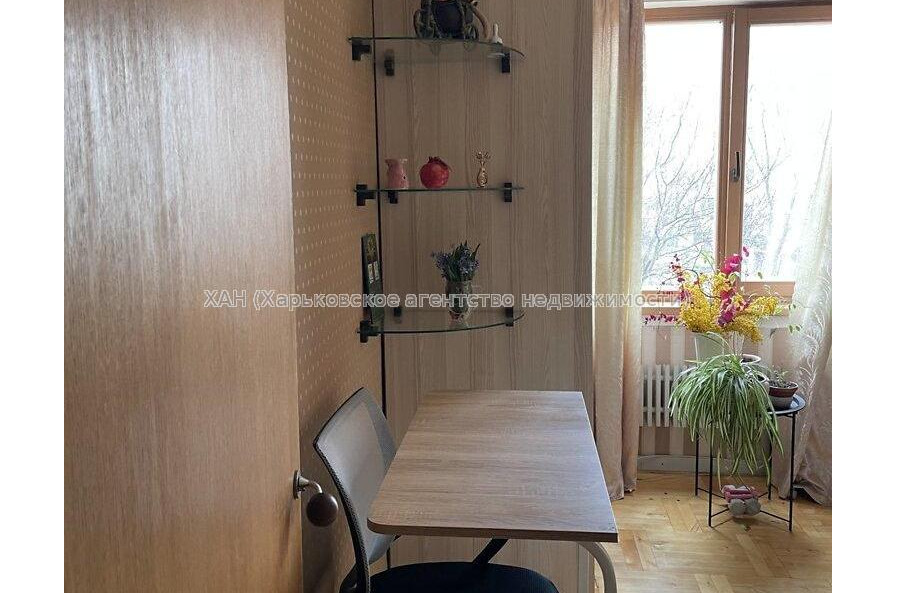 Продам квартиру, Победы просп. , 2 кім., 47 м², капитальный ремонт 