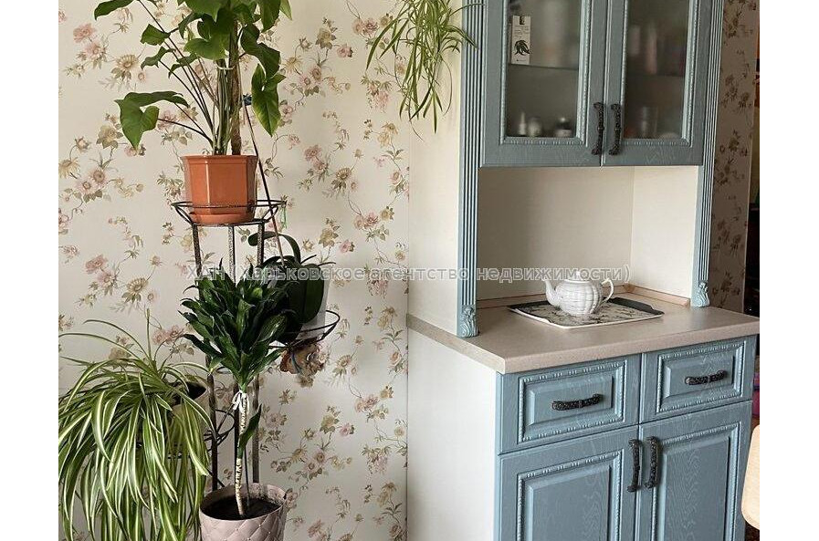 Продам квартиру, Победы просп. , 2 кім., 47 м², капитальный ремонт 