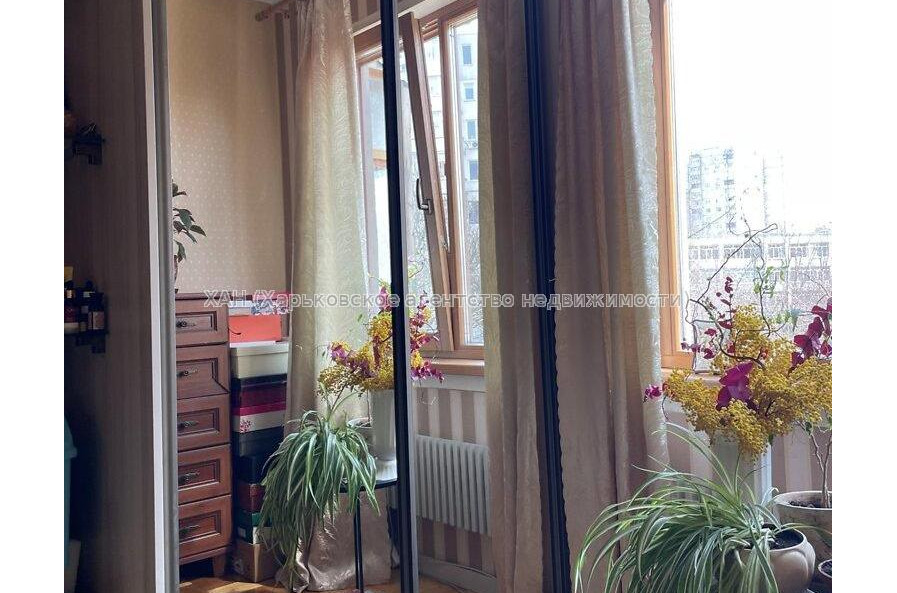 Продам квартиру, Победы просп. , 2 кім., 47 м², капитальный ремонт 