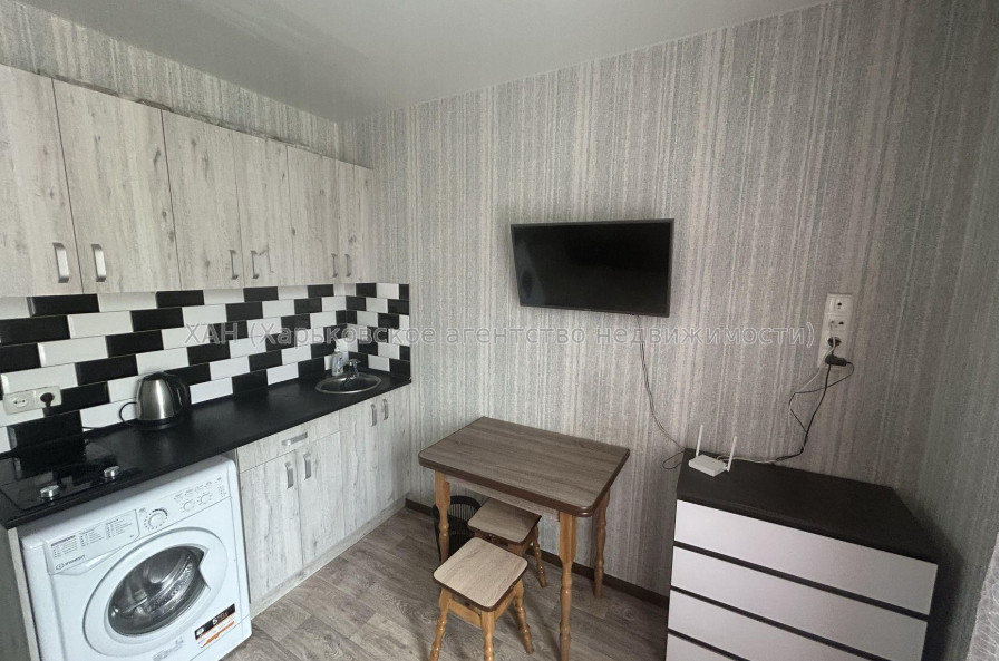 Продам квартиру, Салтовское шоссе , 1 кім., 20 м², без внутренних работ 