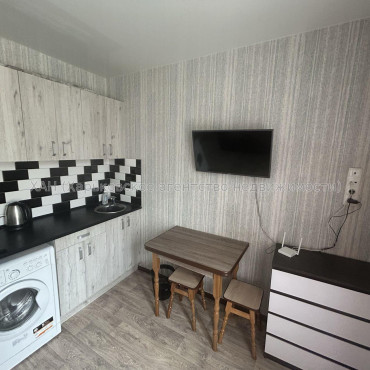 Продам квартиру, Салтовское шоссе , 1 кім., 20 м², без внутренних работ 