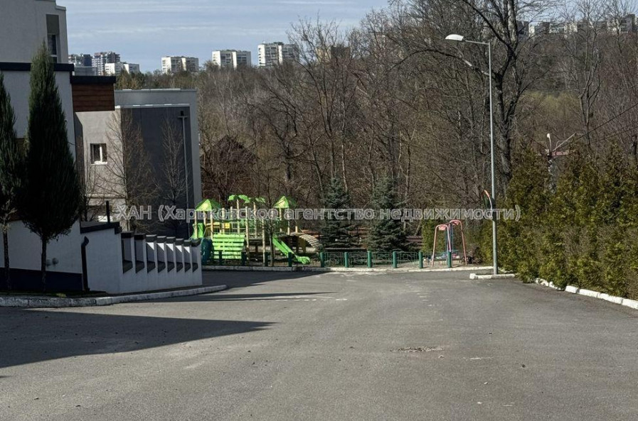 Продам квартиру, Липовая ул. , 2 кім., 72.20 м², без ремонта 