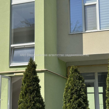 Продам квартиру, Липовая ул. , 2 кім., 72.20 м², без ремонта 