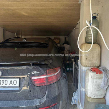 Продам нежилую недвижимость, гараж/паркинг , 22 м²