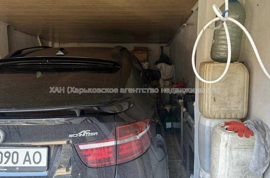 Продам нежилую недвижимость, гараж/паркинг , 22 м²