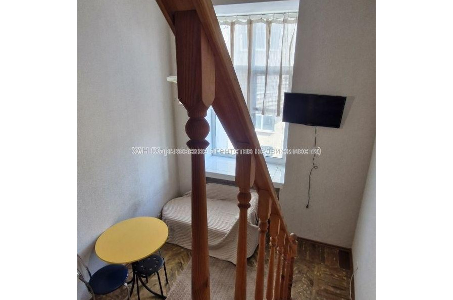 Продам квартиру, Николаевская ул. , 1 кім., 17.40 м², капитальный ремонт 