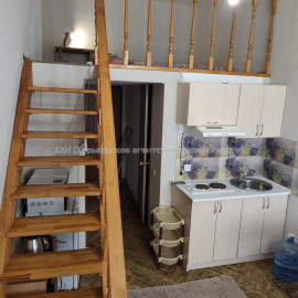 Продам квартиру, Николаевская ул. , 1 кім., 17.40 м², капитальный ремонт