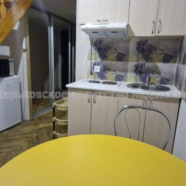 Продам квартиру, Николаевская ул. , 1 кім., 17.40 м², капитальный ремонт 