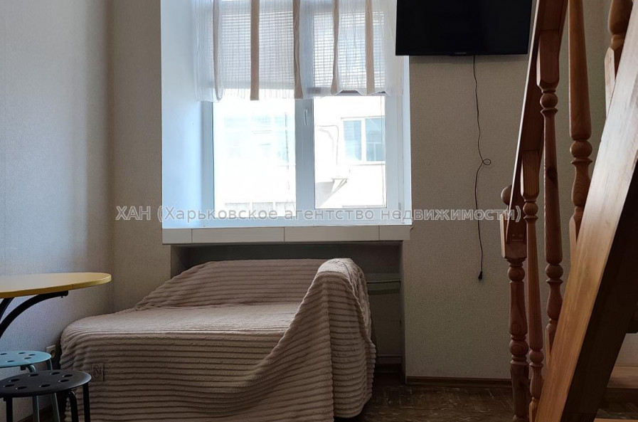 Продам квартиру, Николаевская ул. , 1 кім., 17.40 м², капитальный ремонт 