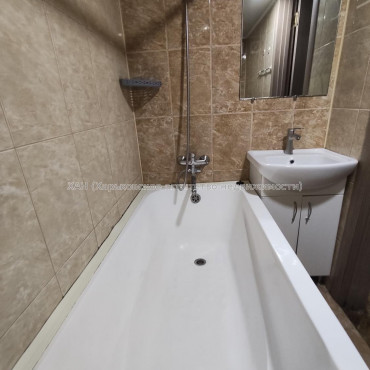 Продам квартиру, Николаевская ул. , 1 кім., 17.40 м², капитальный ремонт 