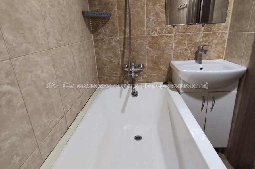 Продам квартиру, Николаевская ул. , 1 кім., 17.40 м², капитальный ремонт 